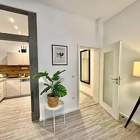 Meinpartments - Modern Business Apartmenthouse 3*